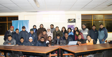 Minera Bateas impulsa la educación digital en Caylloma con biblioteca virtual sin internet