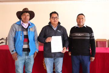Minera Bateas firma convenio para mantenimiento de vías en el distrito de Caylloma